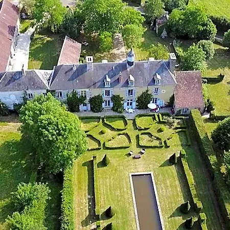 Le Domaine De Cordey לינה וארוחת בוקר 3*