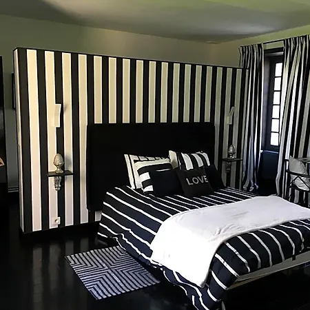 Le Domaine De Cordey לינה וארוחת בוקר 3*