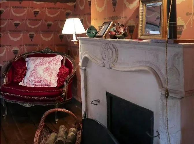 לינה וארוחת בוקר Le Domaine De Cordey 3*