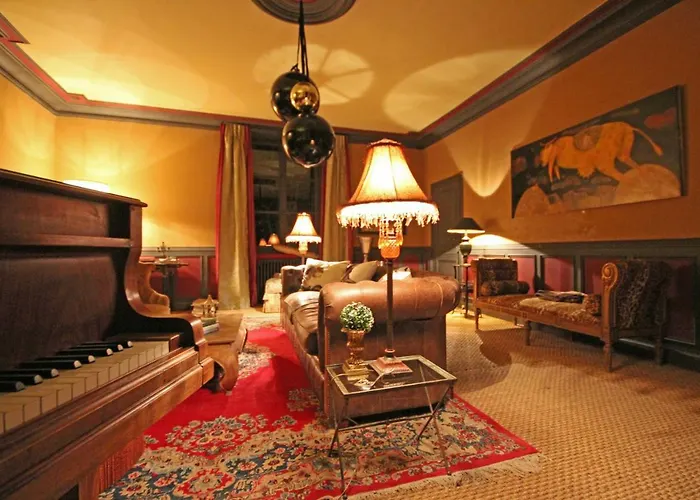 Le Domaine De Cordey Bed & Breakfast 3*